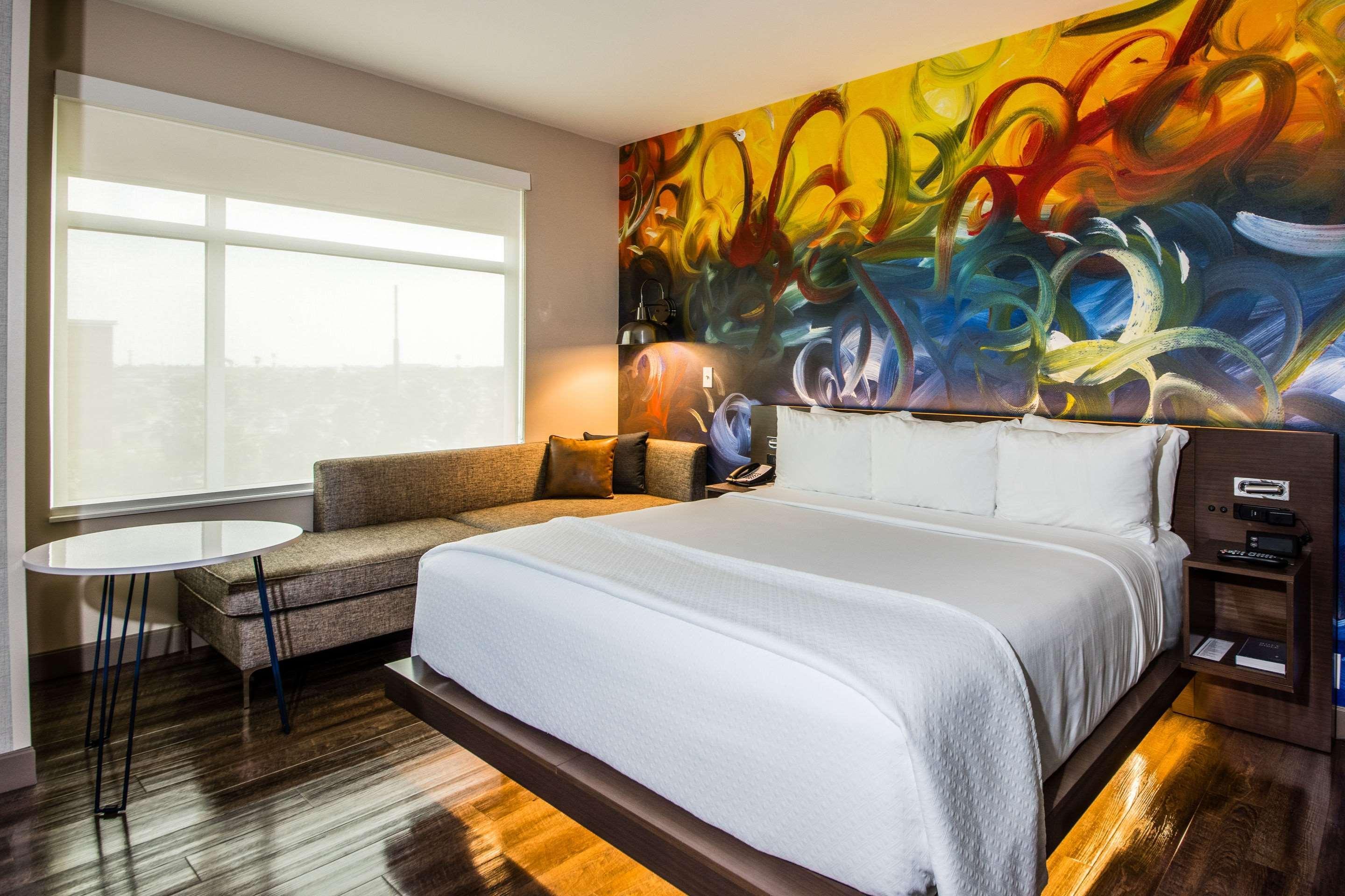 Cambria Hotel Mcallen Convention Center Bagian luar foto