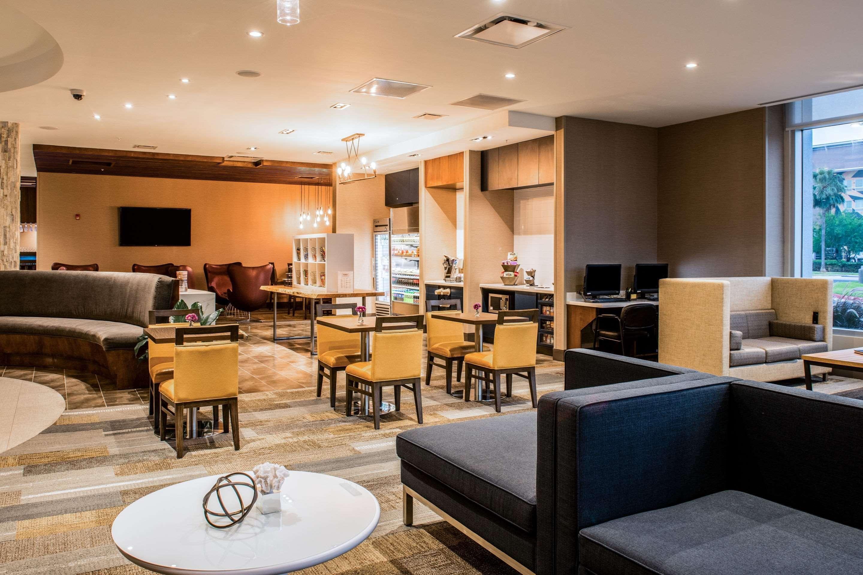 Cambria Hotel Mcallen Convention Center Bagian luar foto