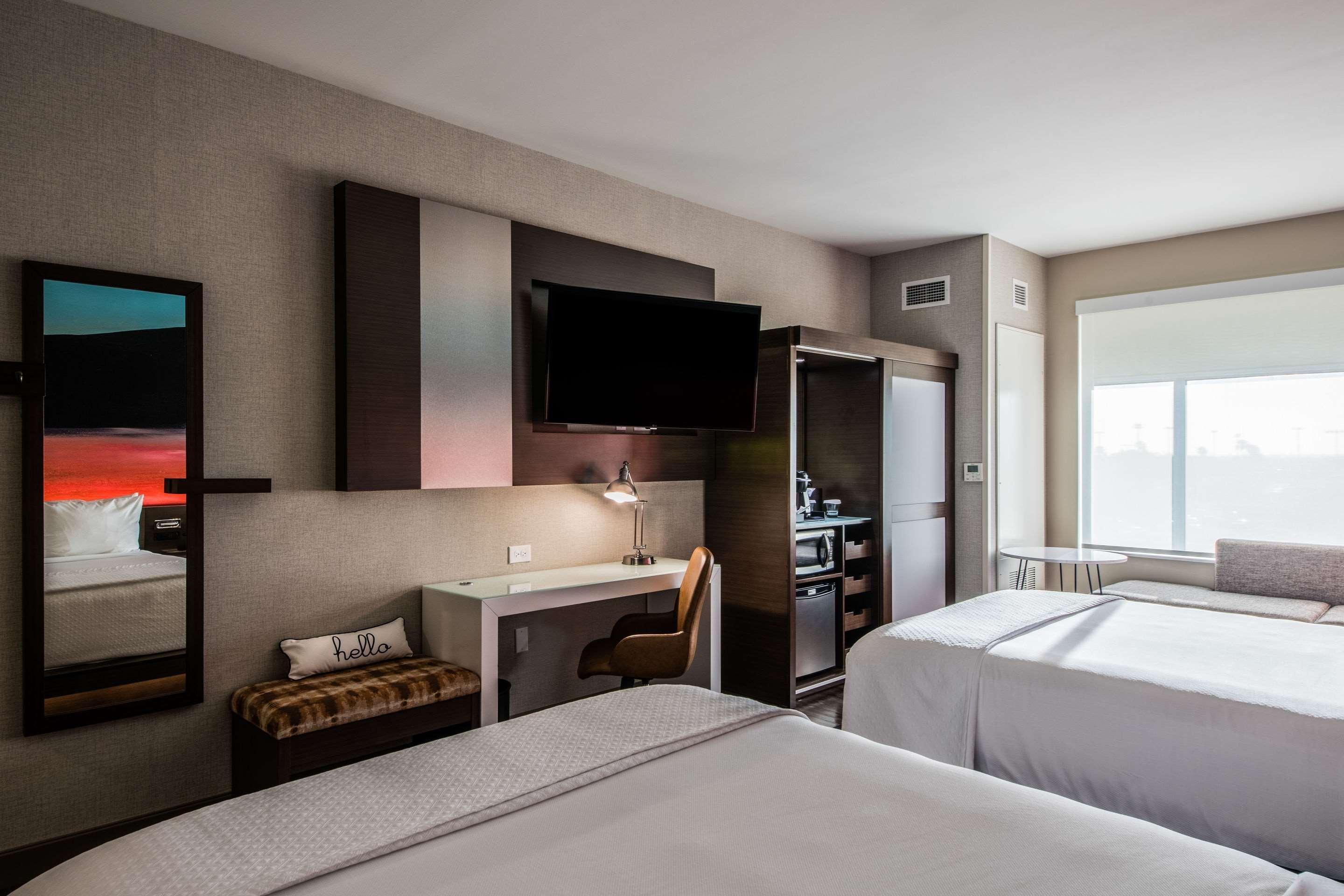 Cambria Hotel Mcallen Convention Center Bagian luar foto