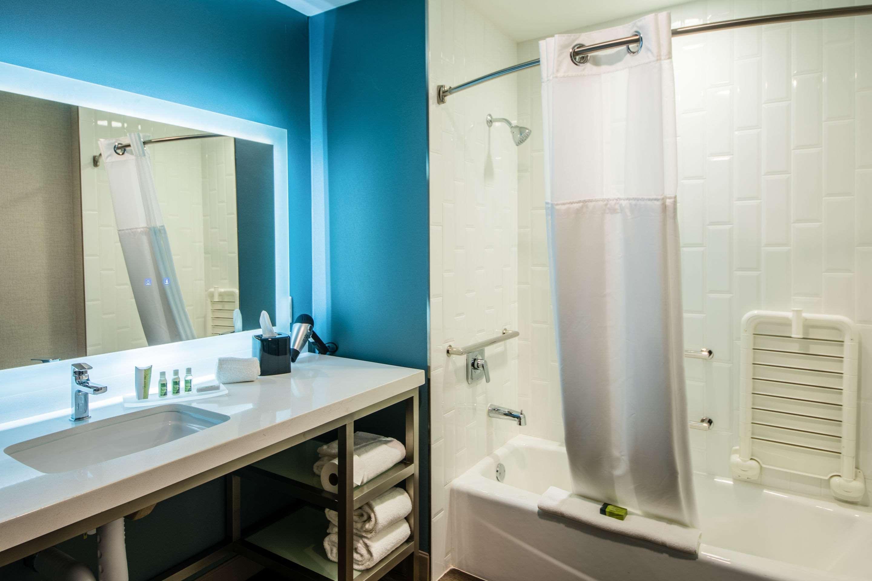 Cambria Hotel Mcallen Convention Center Bagian luar foto