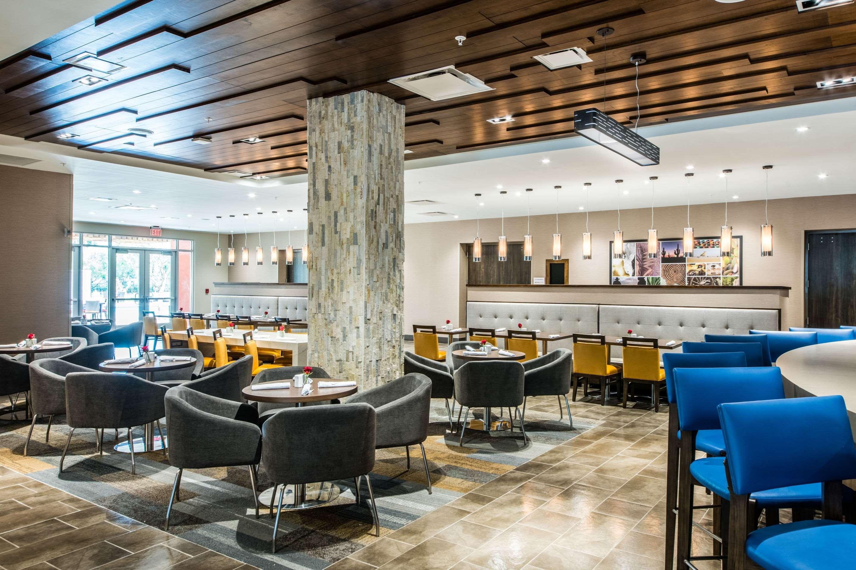 Cambria Hotel Mcallen Convention Center Bagian luar foto