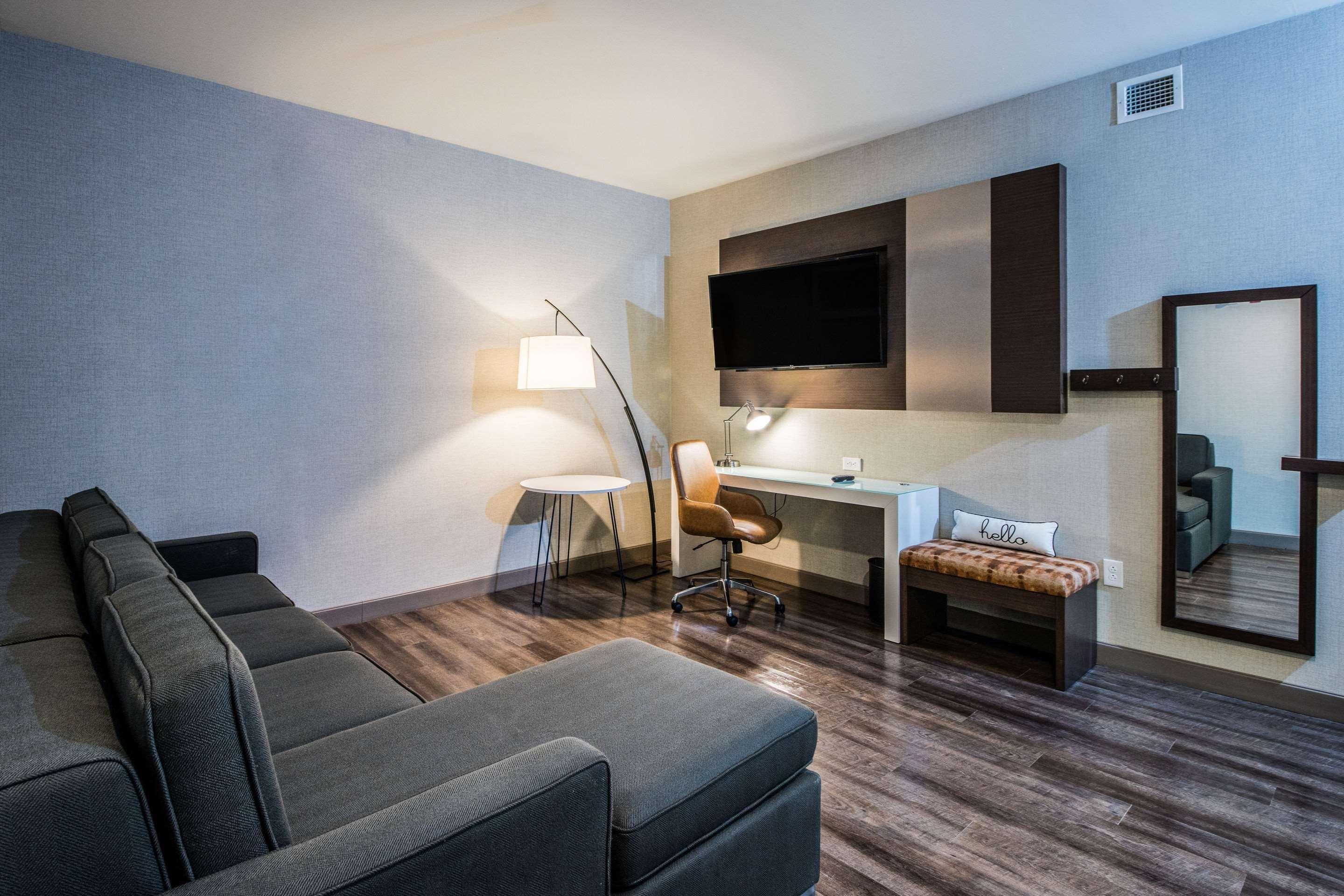 Cambria Hotel Mcallen Convention Center Bagian luar foto