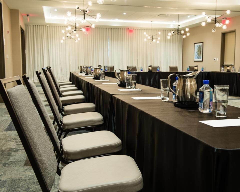 Cambria Hotel Mcallen Convention Center Bagian luar foto