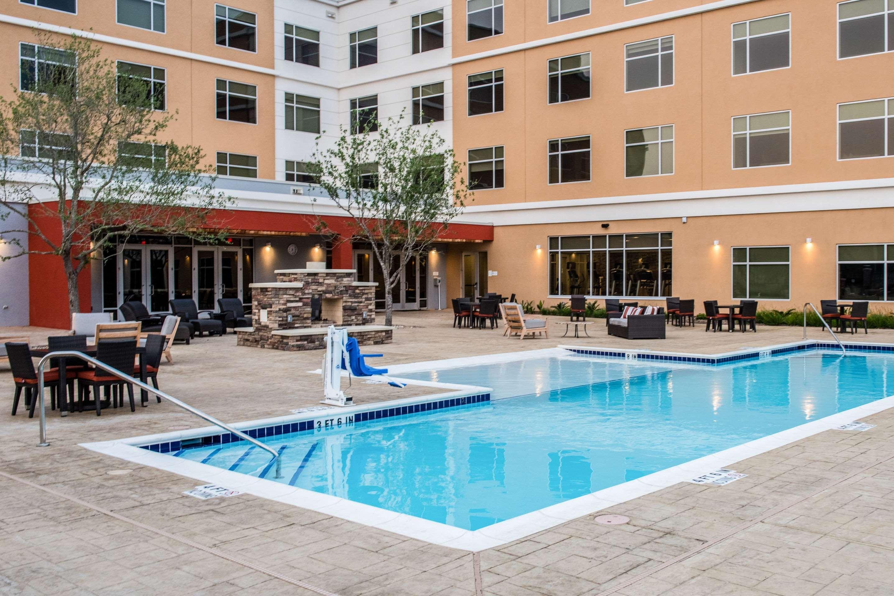 Cambria Hotel Mcallen Convention Center Bagian luar foto