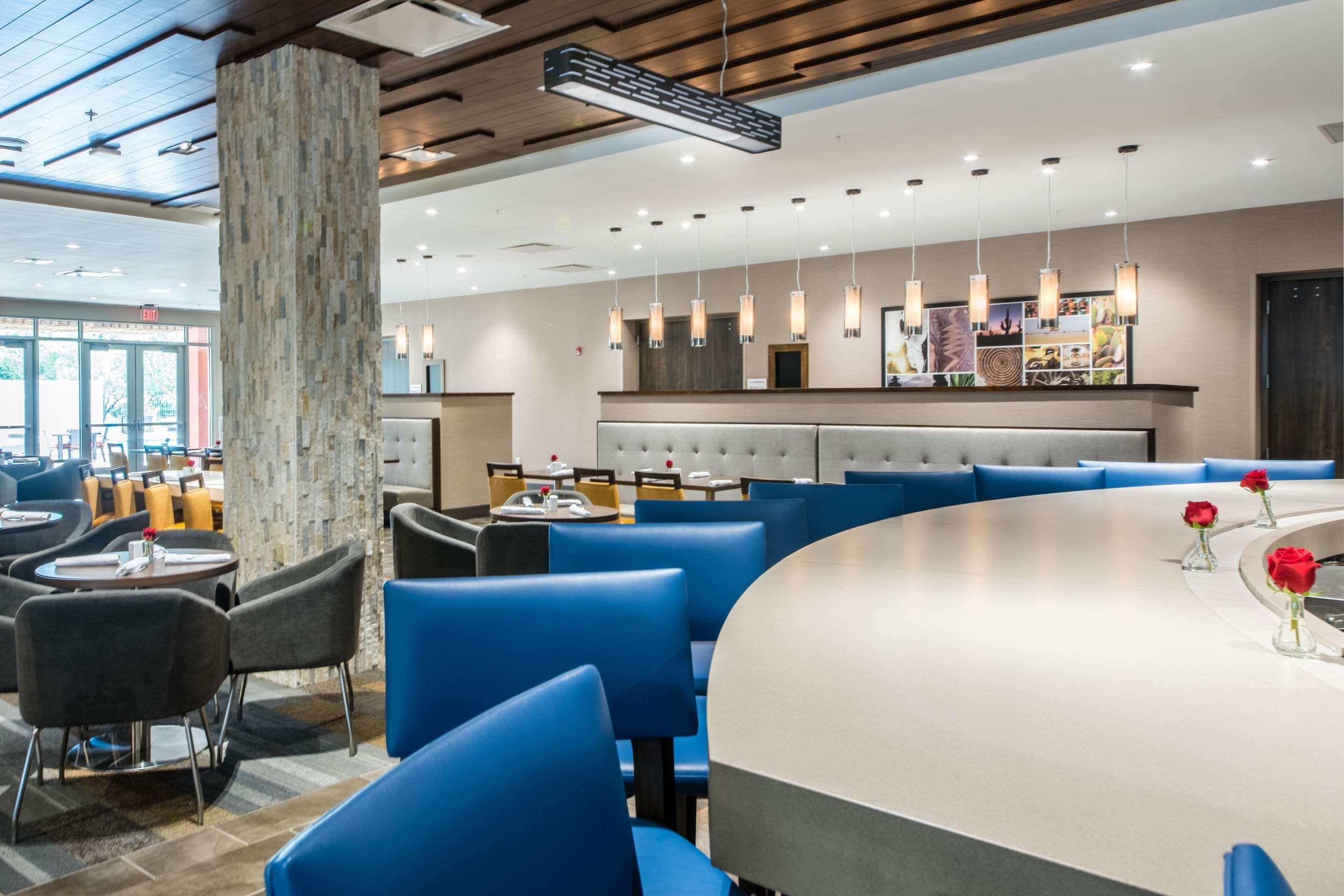 Cambria Hotel Mcallen Convention Center Bagian luar foto