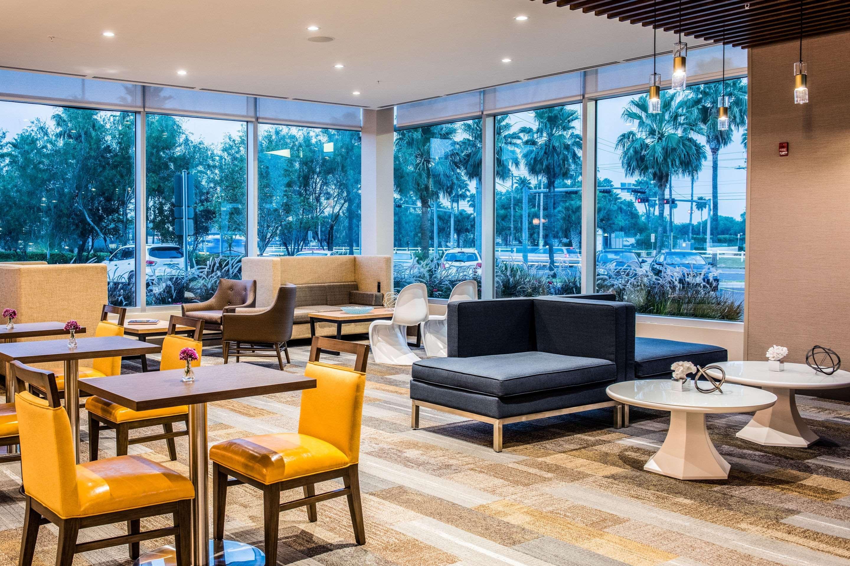 Cambria Hotel Mcallen Convention Center Bagian luar foto