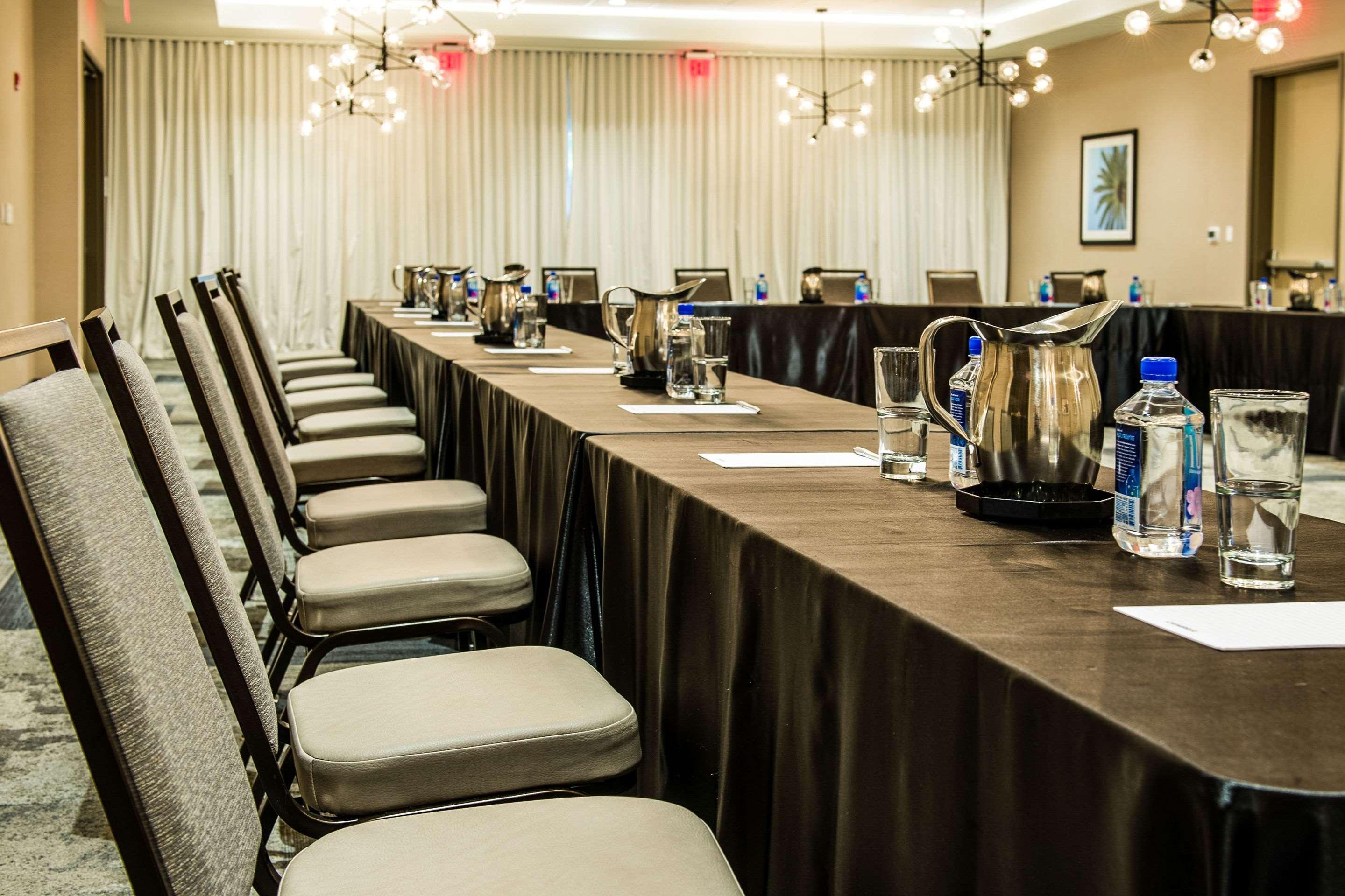 Cambria Hotel Mcallen Convention Center Bagian luar foto