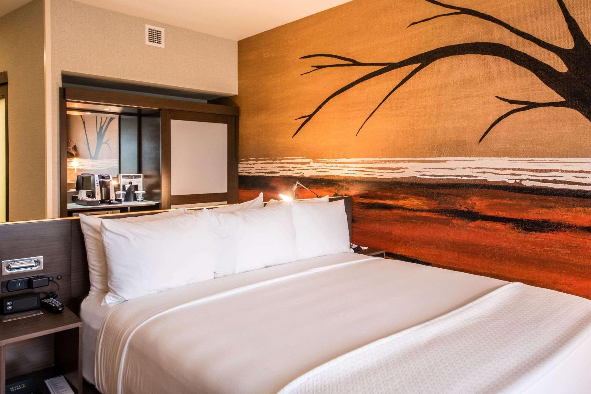 Cambria Hotel Mcallen Convention Center Bagian luar foto